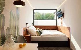 TIN INN Montabaur l einfach gut - Nachhaltiges Hotel aus Überseecontainern